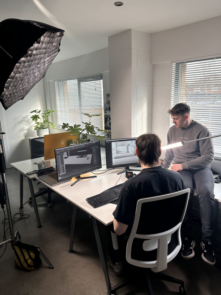 Cyan Studios – Advert